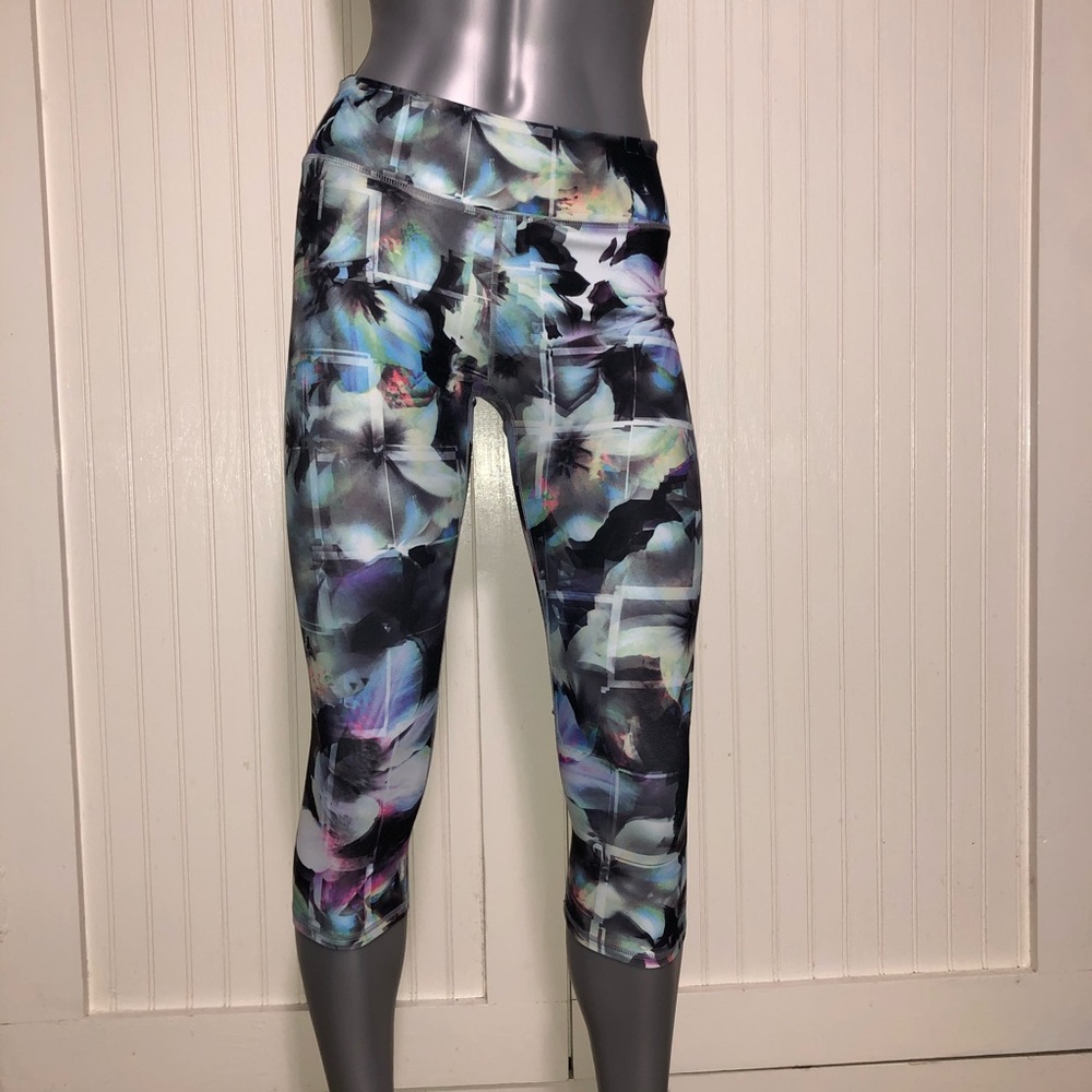 Fabletics cropped leggings